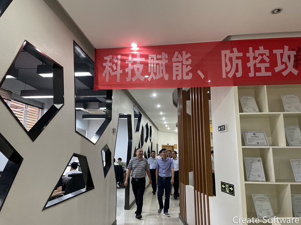 彭新平1.jpg 彭新平1.jpg